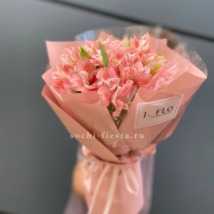 Букет альстромерий розовых в Твери