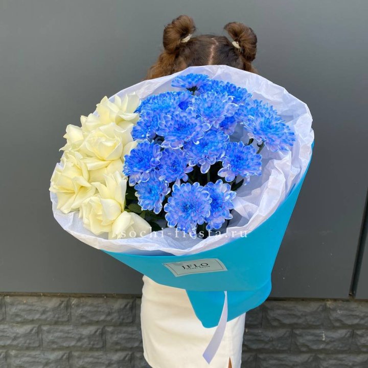 Дуо букет розы и хризантема в Твери