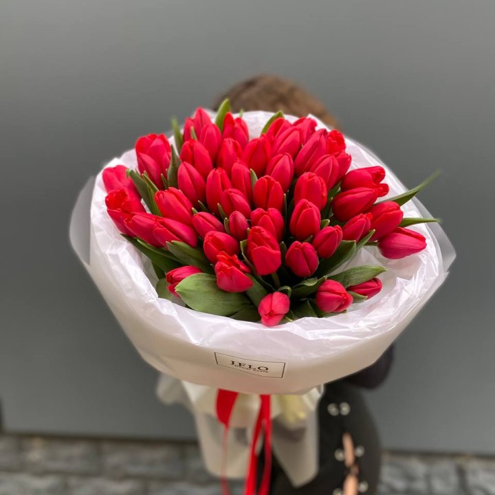 51 тюльпан "Любовь" в Твери