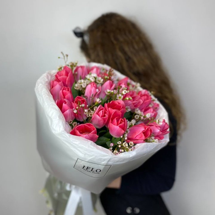 Дуо тюльпаны с хамелациумом в Твери