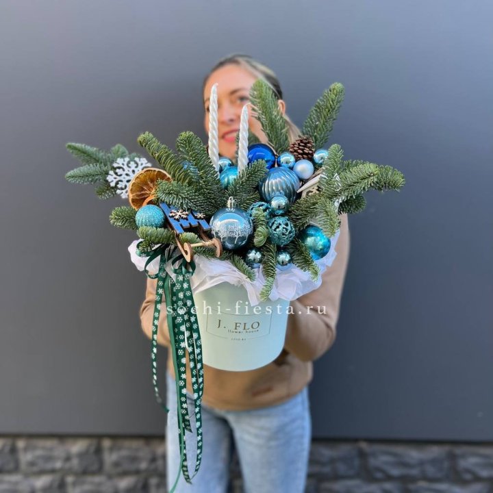 Композиция "Мери крисмас блю" в Твери