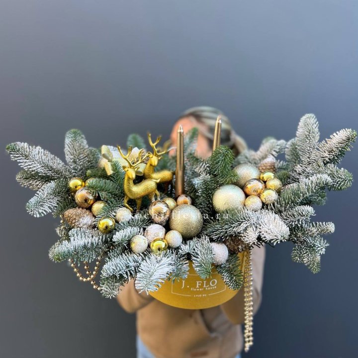 Композиция "Мери крисмас голд" в Твери