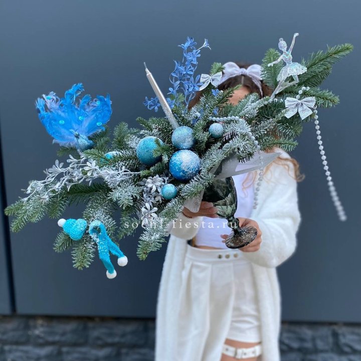 Композиция в бокале голубая в Твери