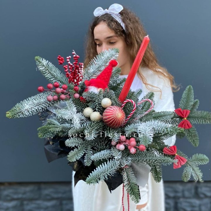 Композиция в бокале красная в Твери