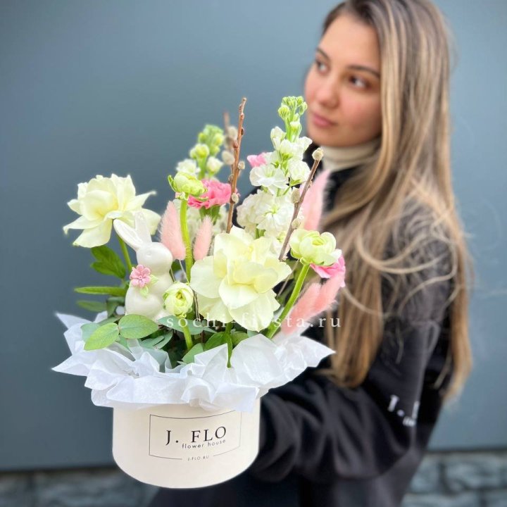 Цветочный бокс "Пасхальная композиция" в Твери