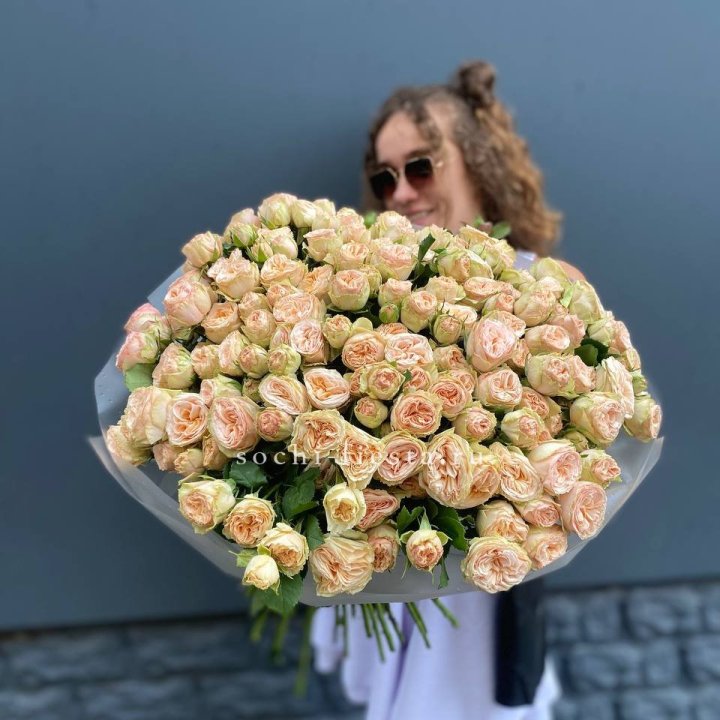 51 пионовидная роза в Твери