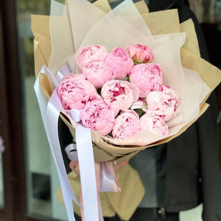 11 пионов в оформлении в Твери