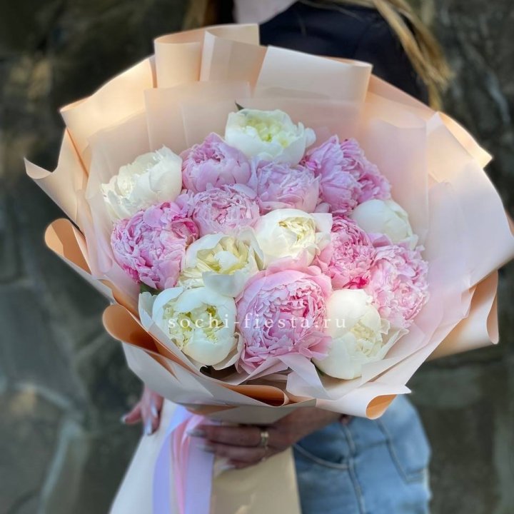 Букет 15 зефирных пионов в Твери