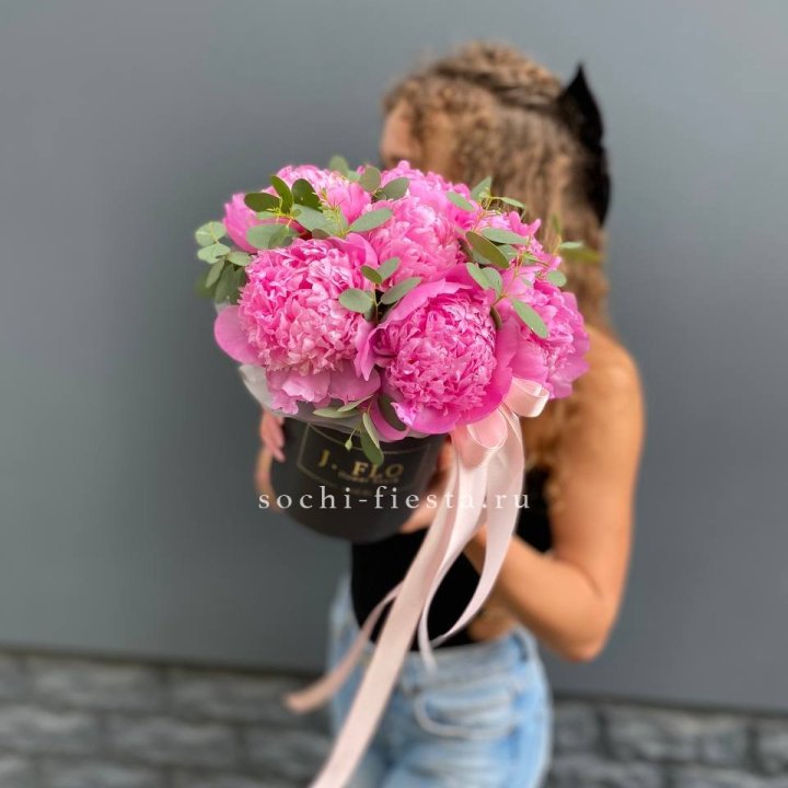 Дизайнерский цилиндр "Фломени" в Твери