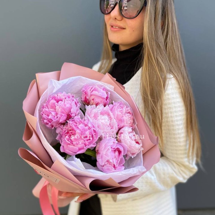 7 пионов в оформлении в Твери