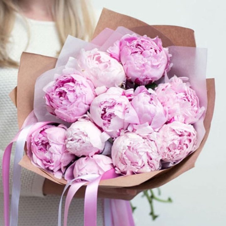 11 нежных пионов в Твери