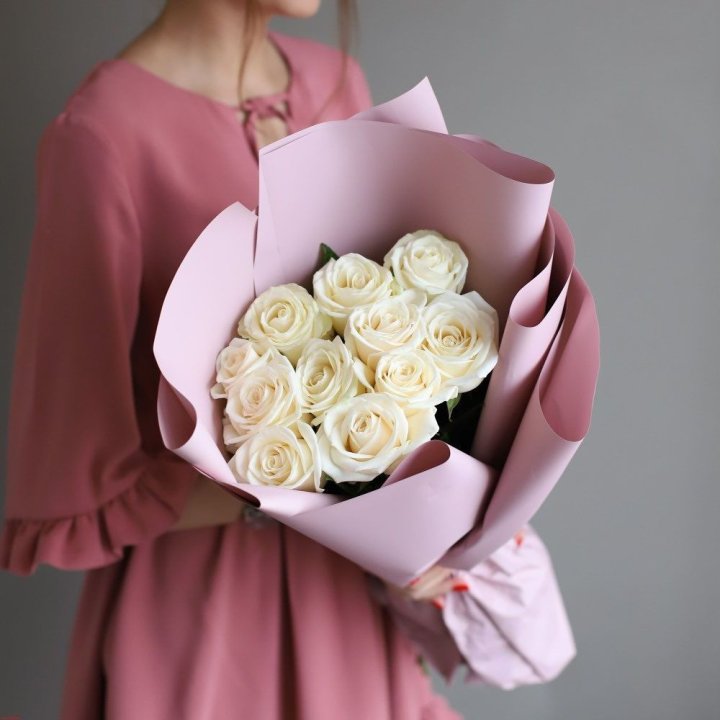 11 белых роз в Твери