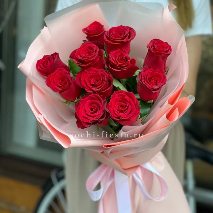 Букет красных роз "Мадам ред" в Твери