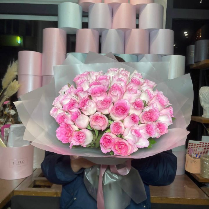  51 розовых роз в Твери
