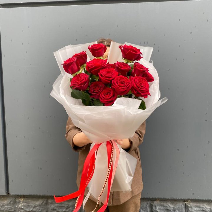 15 высоких роз  в Твери