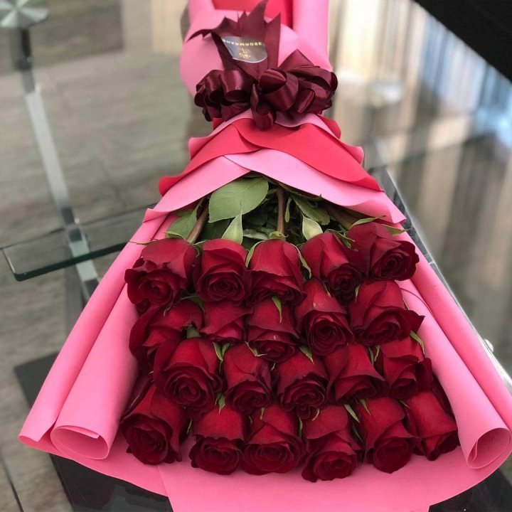 21 красная роза "Элеганс" в Твери