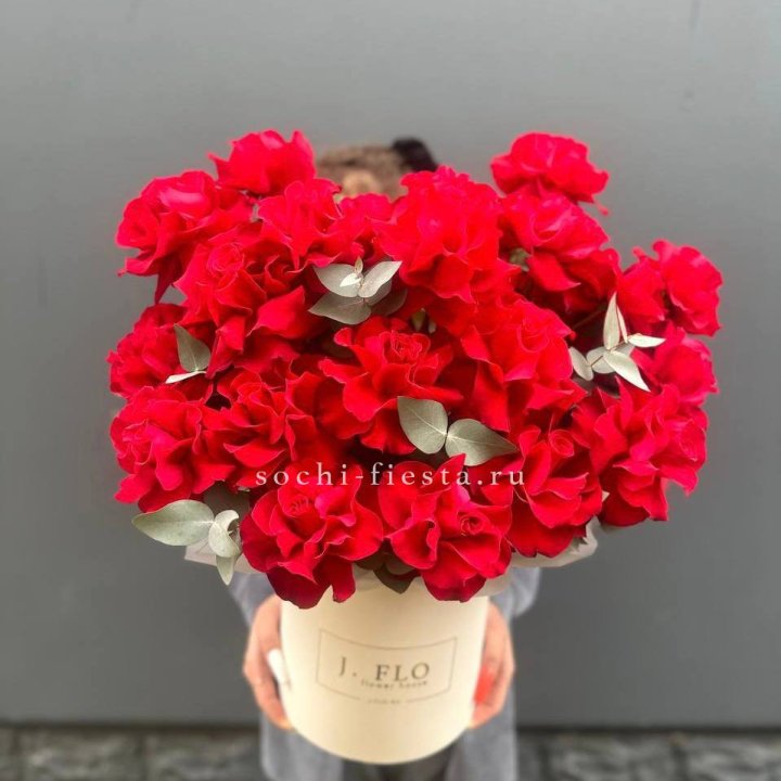 35 Французских роз в боксе в Твери