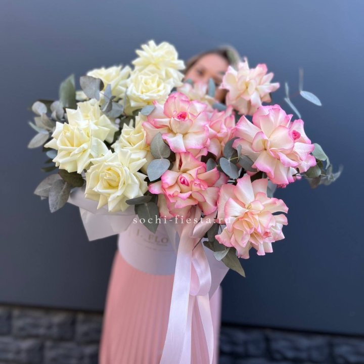 15 Французских роз в боксе в Твери