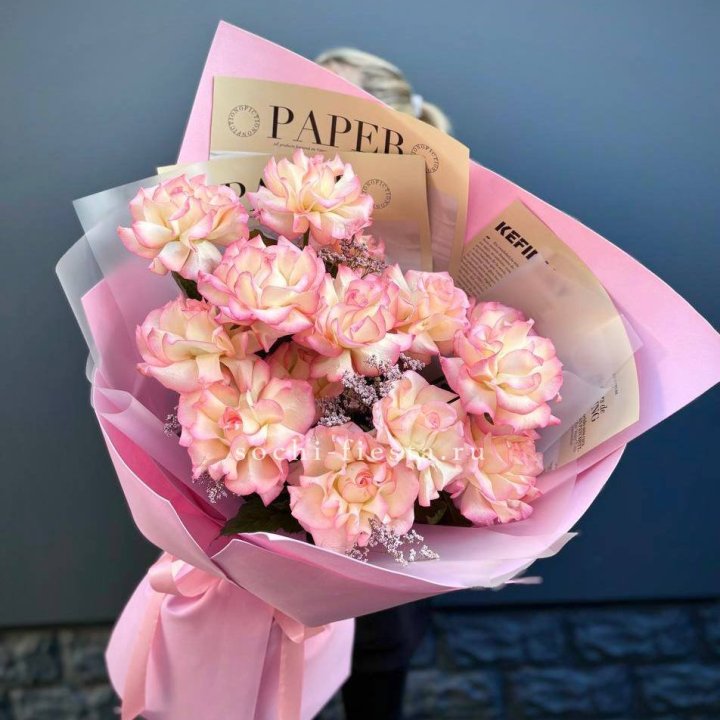 15 французских роз "Джумилия" в Твери