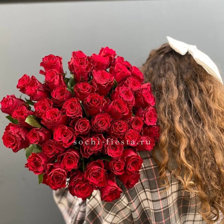 51 красная роза в Твери