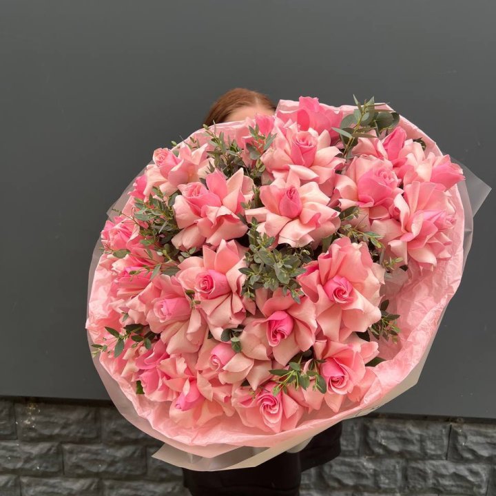  25 розовых французских роз в Твери