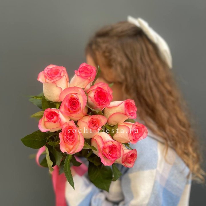 11 роз "Джумилия" в Твери