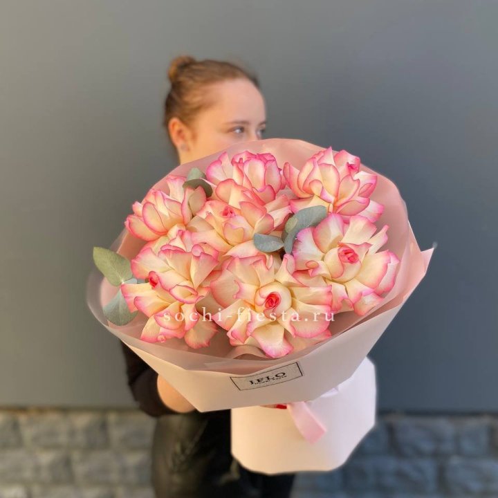 7 французских роз Джумилия в Твери