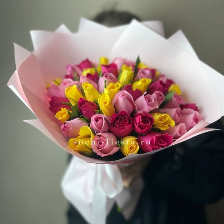 Букет из 51 розы Микс (Кения) в Твери