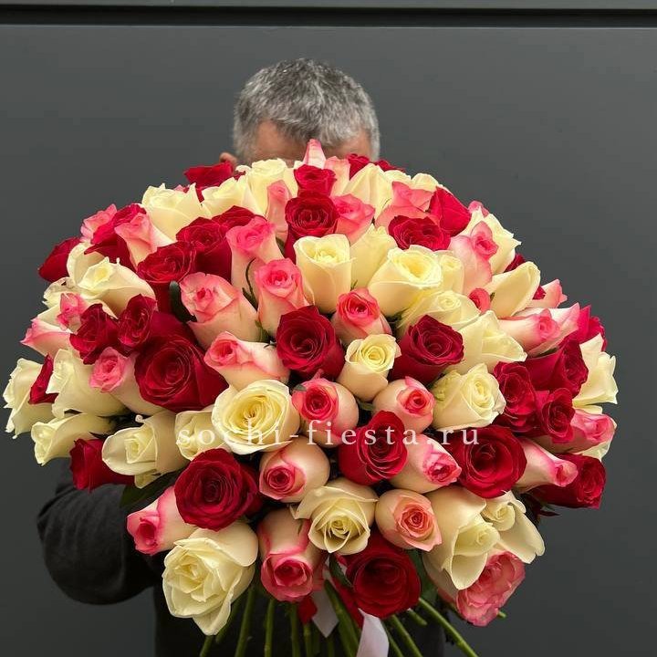 101 разноцветная роза "Джули" в Твери
