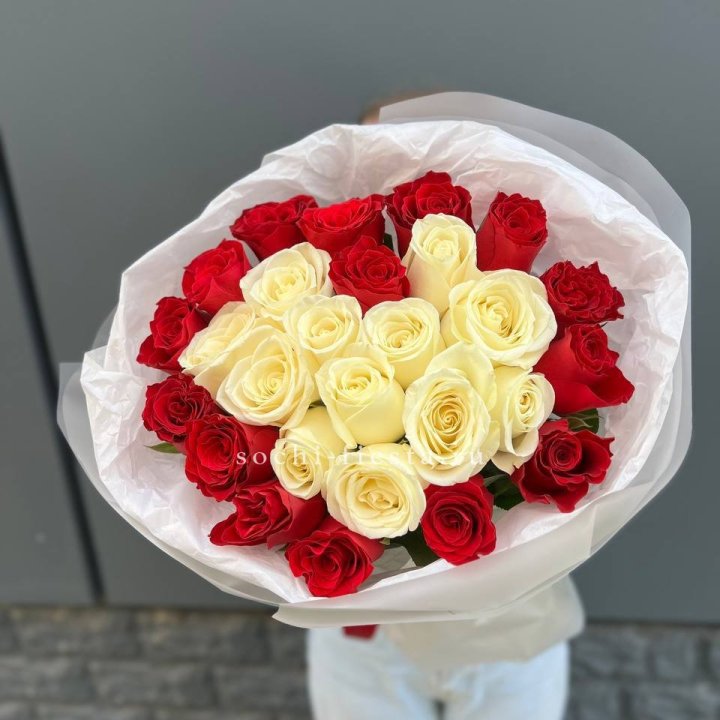 27 роз микс в Твери