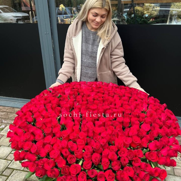 501 красная роза в корзине в Твери