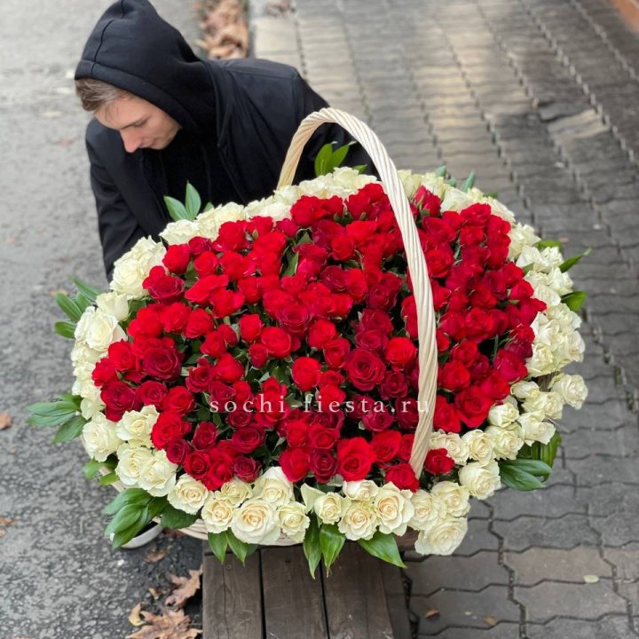 201  роза в корзине   в Твери