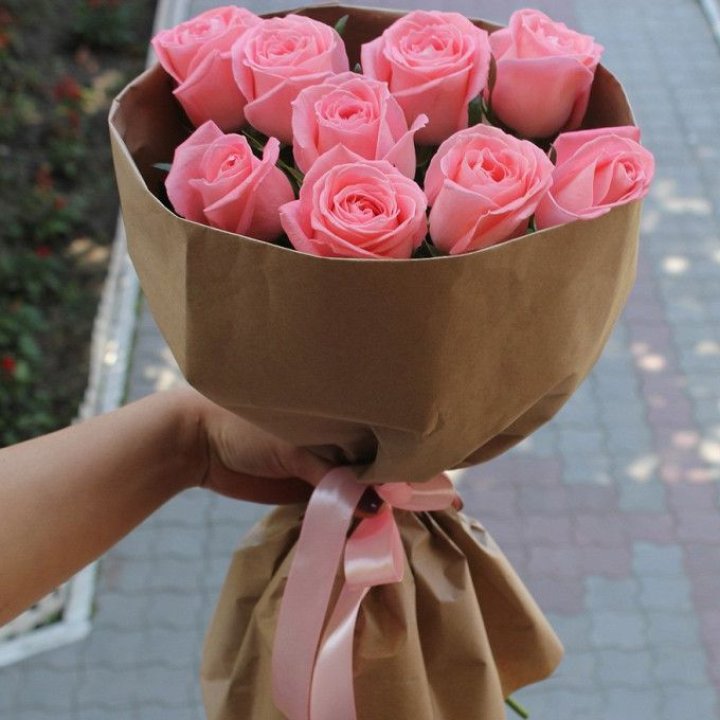 9 розовых роз в Твери