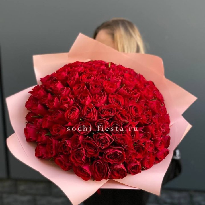101 роза мадам ред в Твери