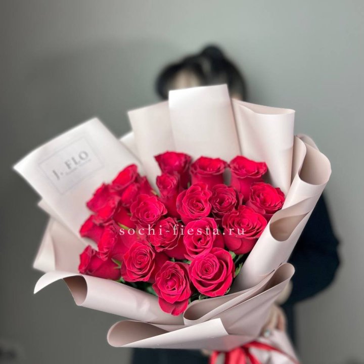 21 красная роза  в Твери