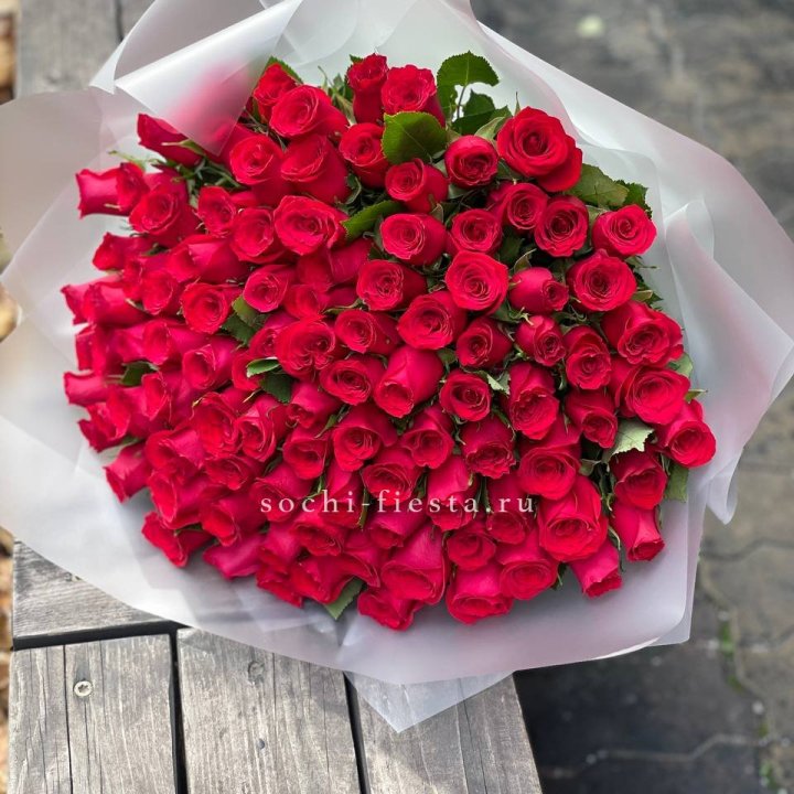 101 красная роза Лолита в Твери