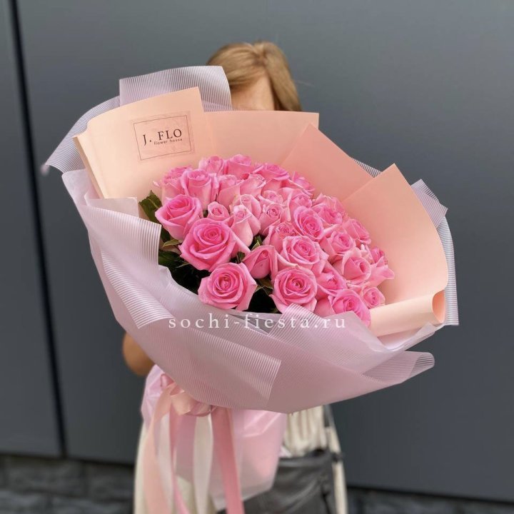33 Розовые розы в Твери