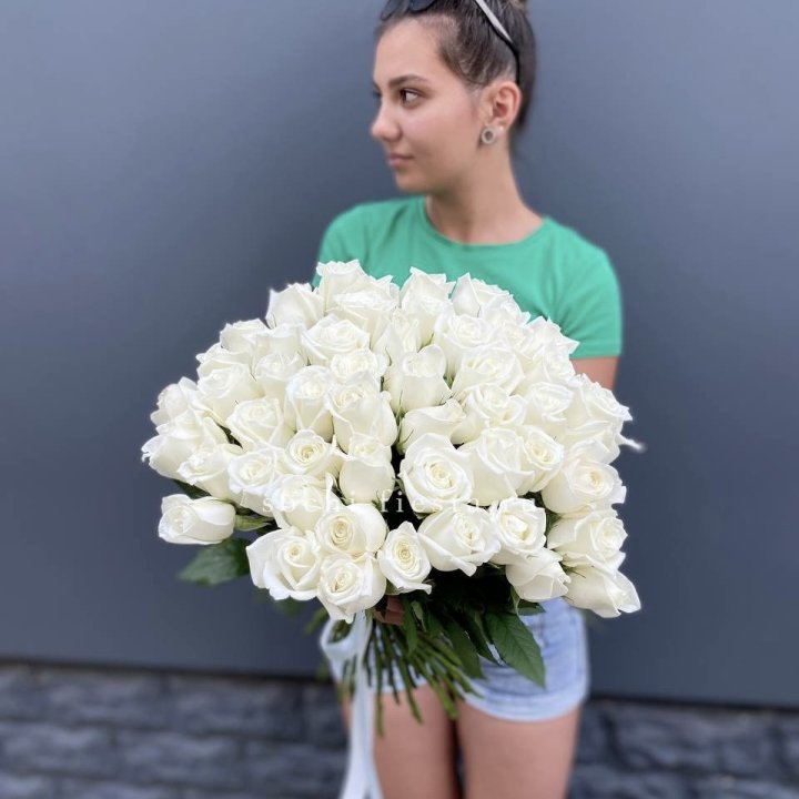 51 белая роза в Твери