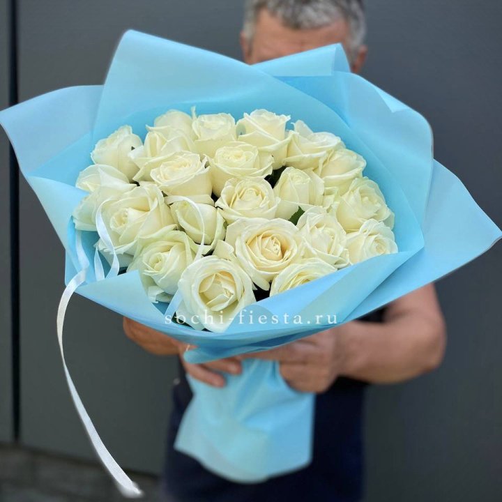 21 белая роза в Твери