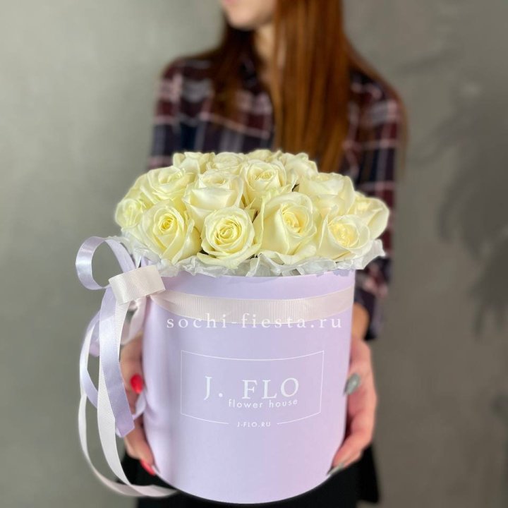 25 роз в цилиндре  в Твери