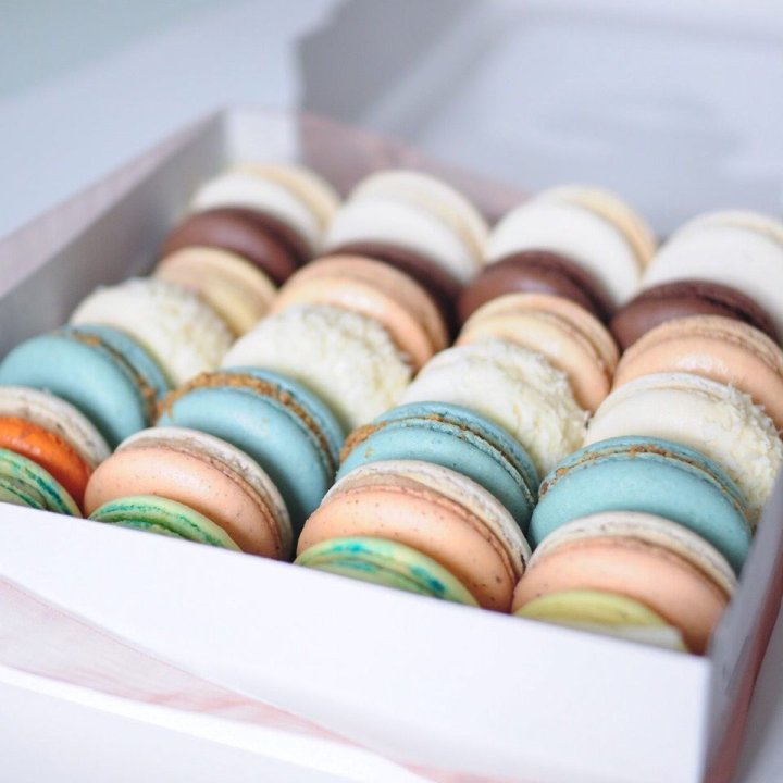 Коробка макаронс 25 шт. в Твери