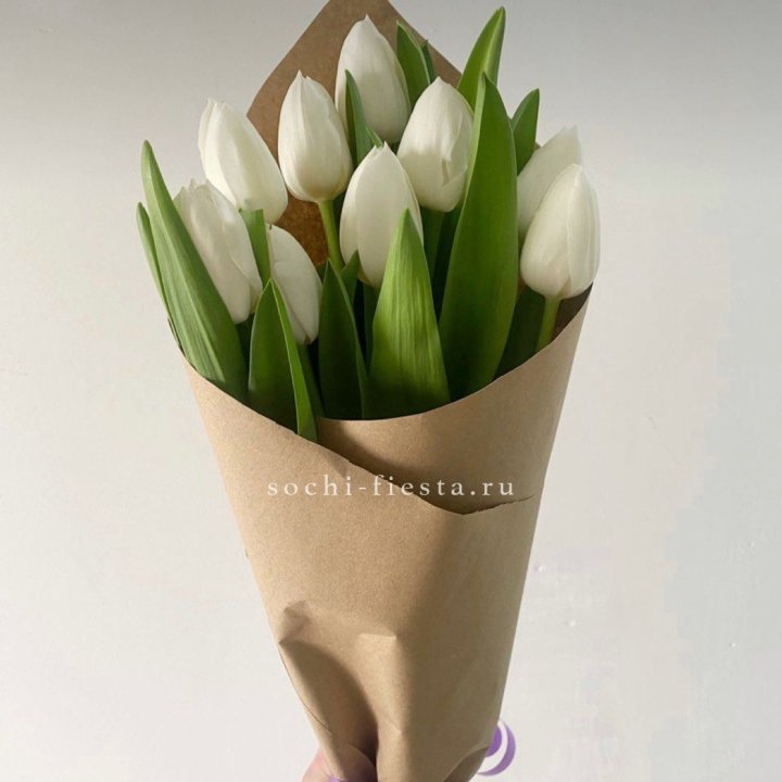 Букет белых тюльпанов в Твери