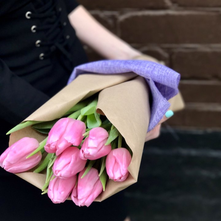 Букет розовых тюльпанов в Твери